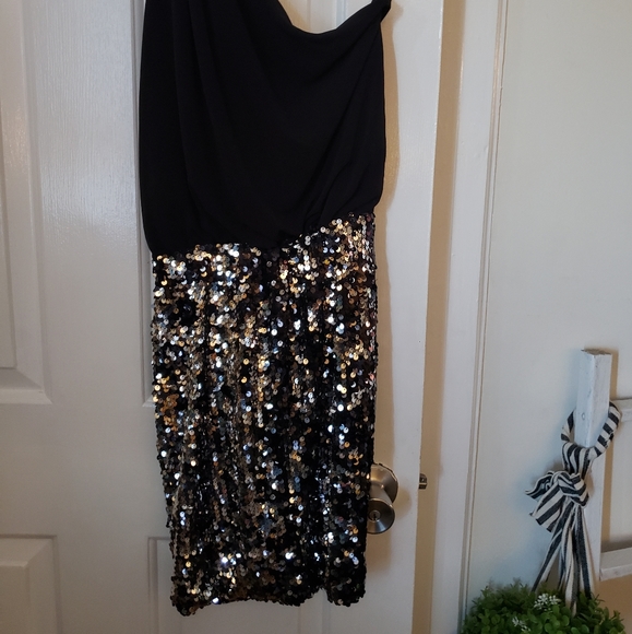 Sequin homecoming dress - Picture 2 of 4